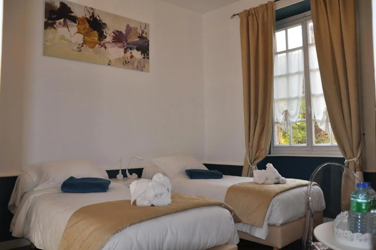 La Maison Du Prince De Conde Charroux-d'Allier 0*,  France