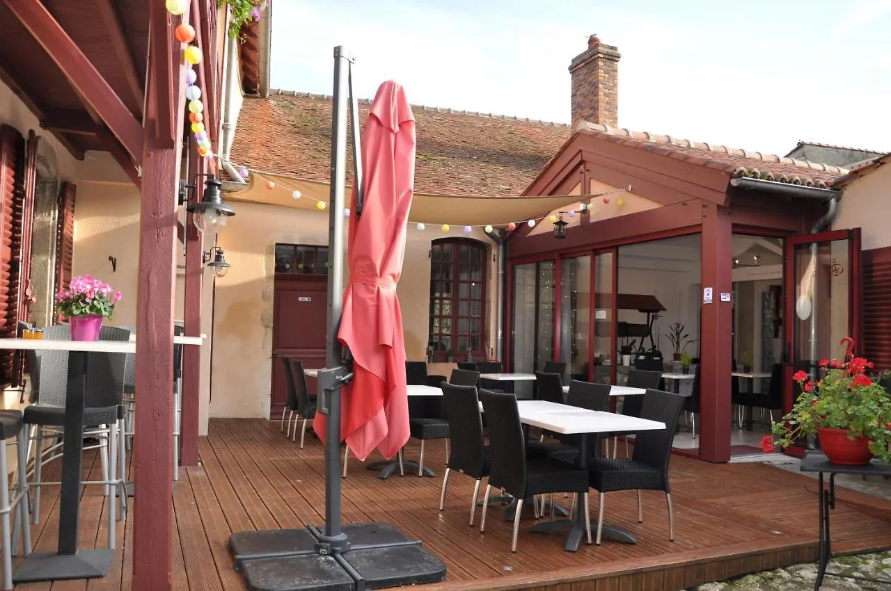 La Maison Du Prince De Conde Charroux-d'Allier Guest house