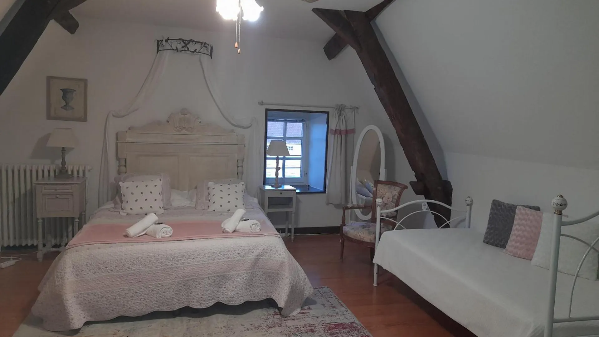 Guest house La Maison Du Prince De Conde Charroux-d'Allier